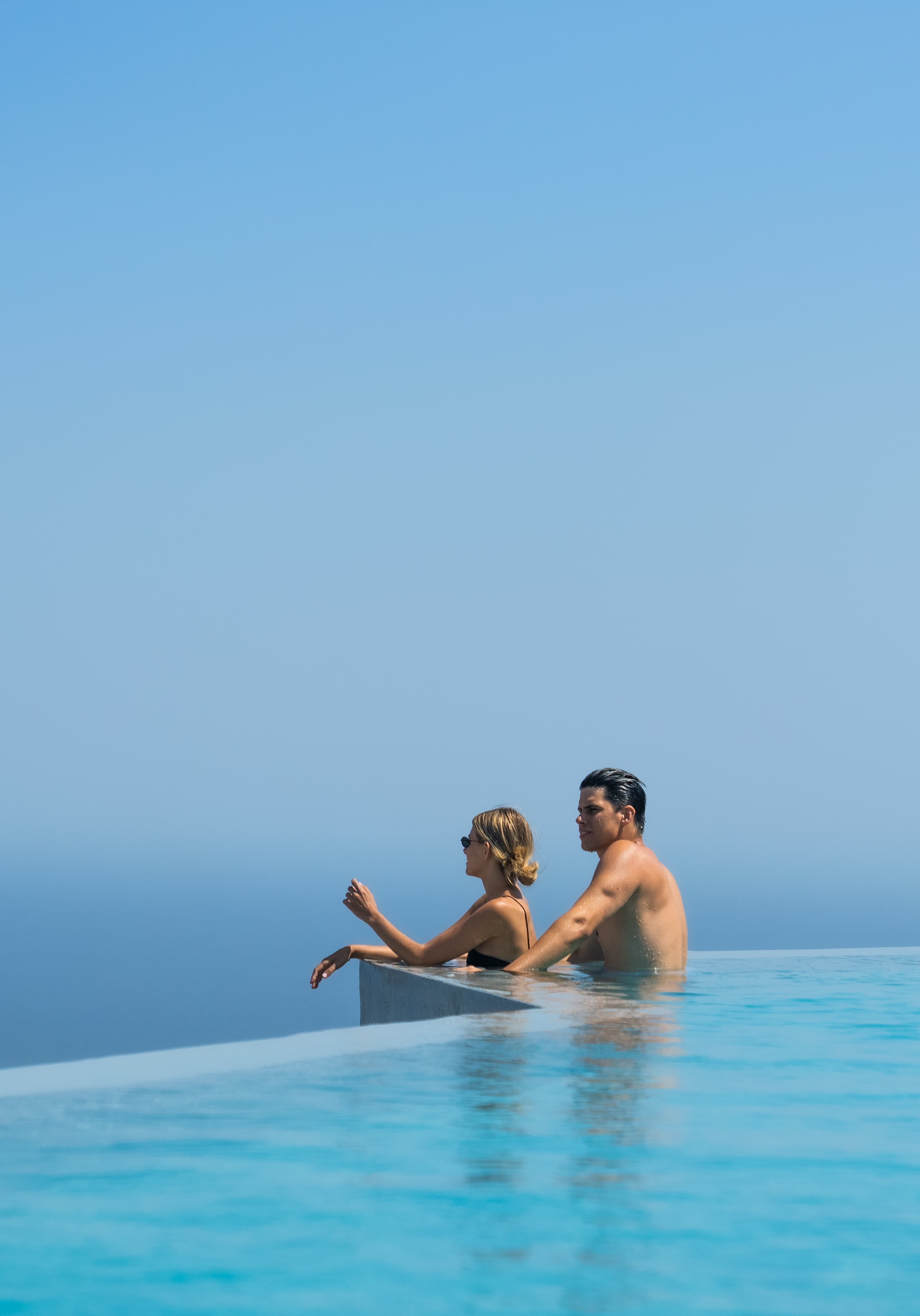 Feste in piscina dopo il matrimonio